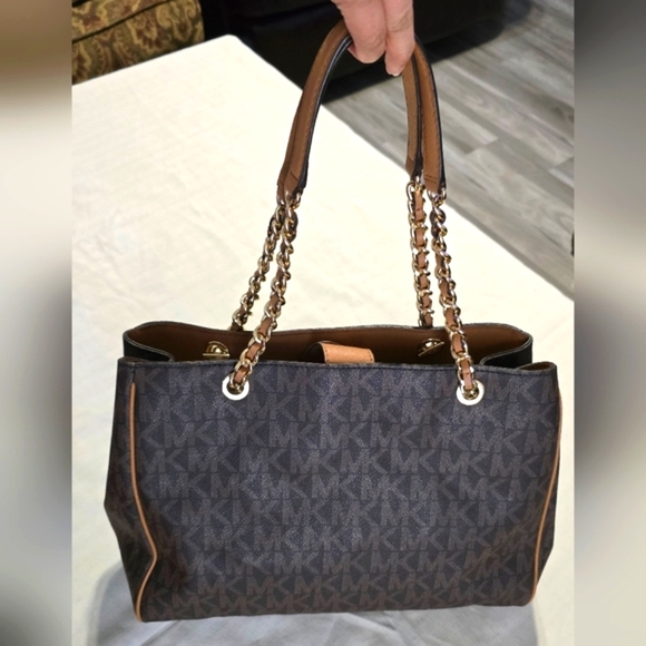 Michael Kors Brown Tote Bag, - Picture 6 of 17